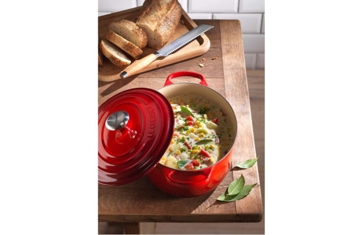 Le Creuset Signature Enameled Cast Iron Oval Dutch Oven